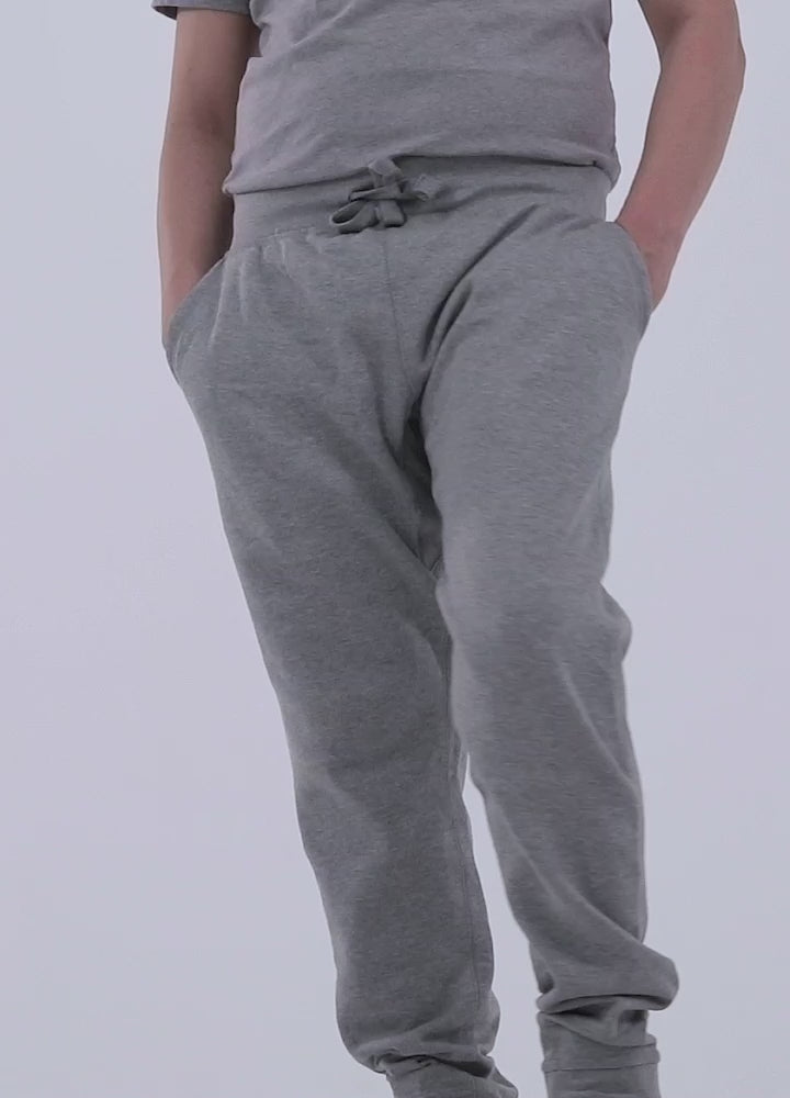 Video showing 360 view of the fleece swetpant joggers with front angled pockets and back pocket